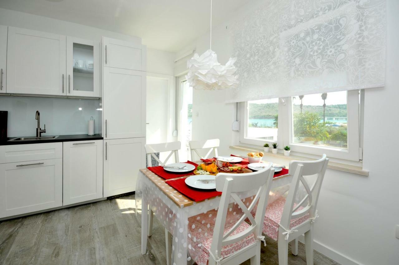 Apartmani Olive Trogir Exteriör bild